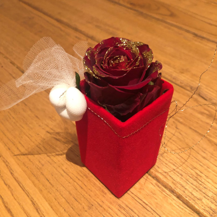 Μπομπονιέρα Γάμου Βελούδινο Κουτί, Κόκκινο Τριαντάφυλλο & Γκλίτερ