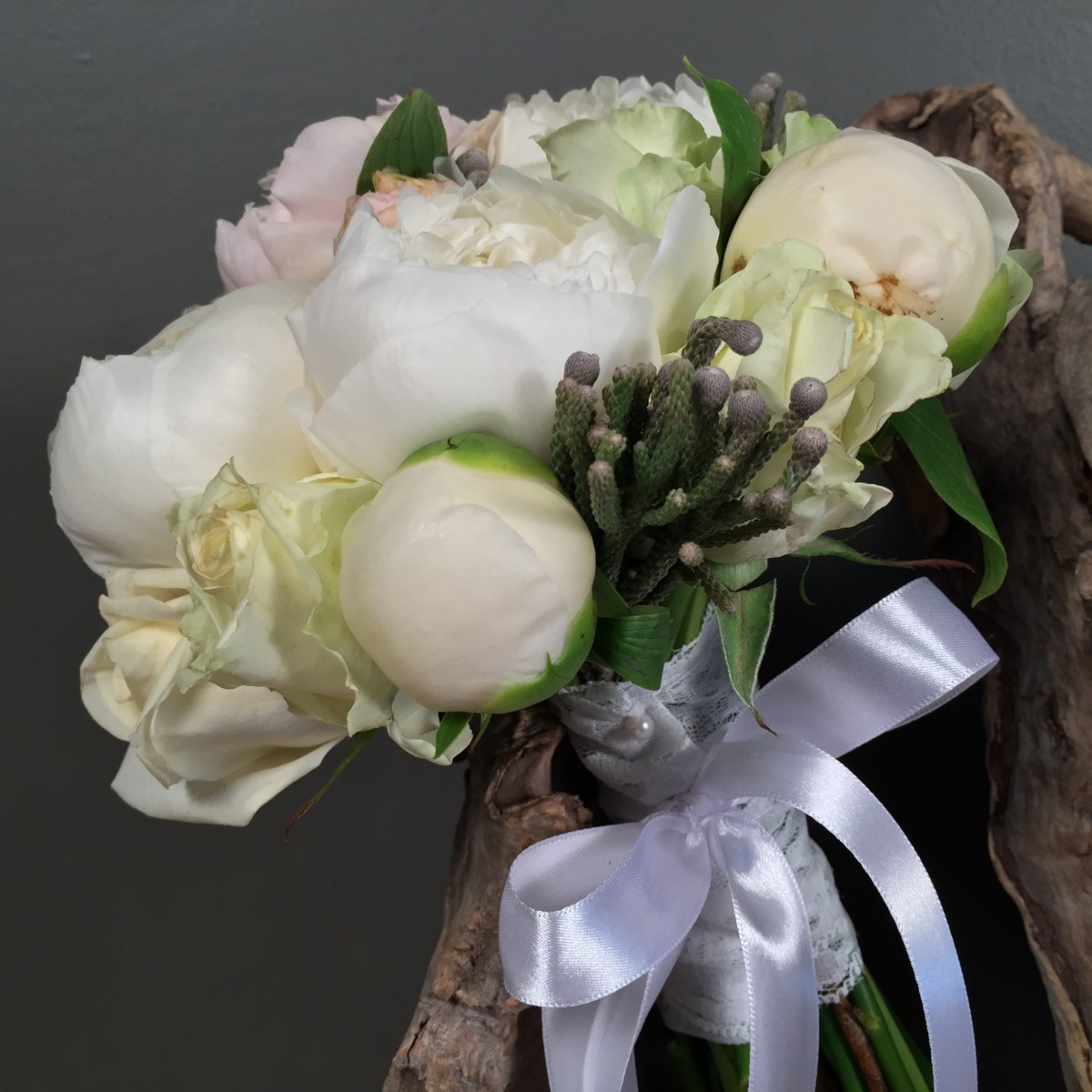 Bridal Bouquet Silver Brunia