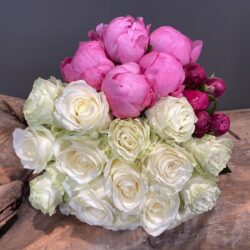 Μπουκέτο Λουλούδια Τριαντάφυλλα Παιώνιες