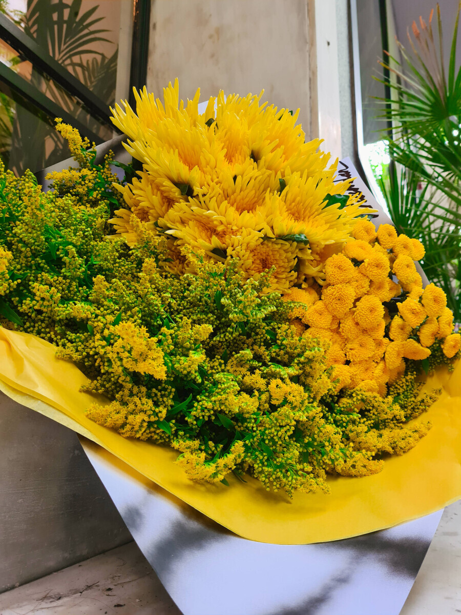 Bouquet Yellow Chrysanthemums Solidago