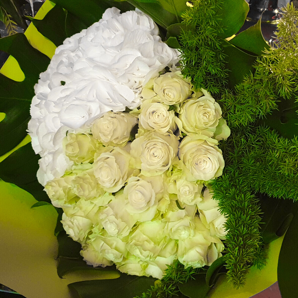 Bouquet White Roses Hydrangeas