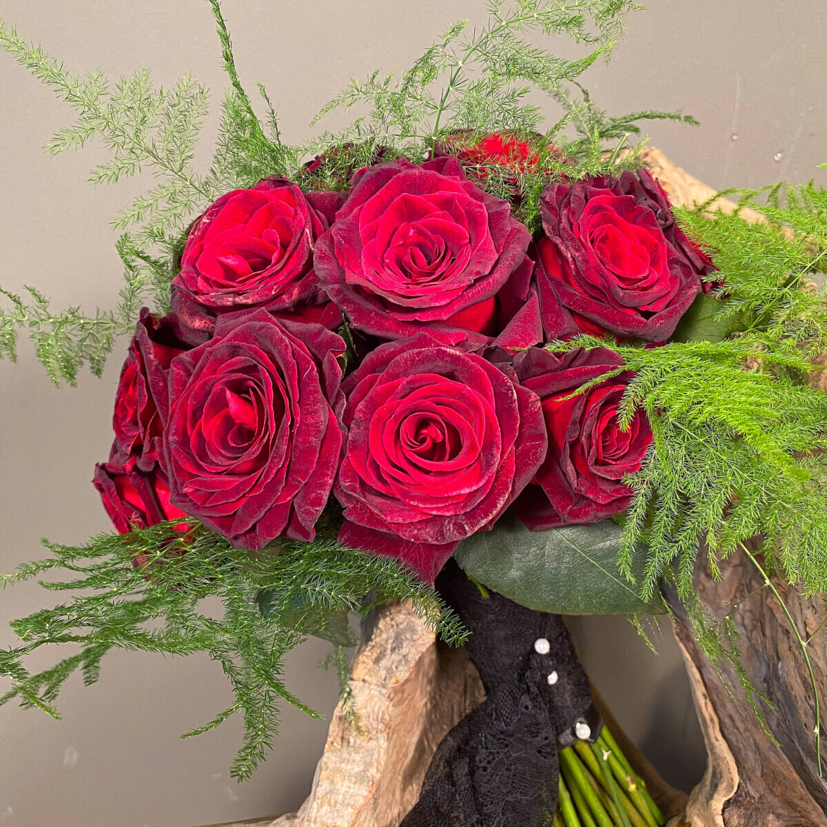 Bridal Bouquet Christmas Red Roses Black Baccara